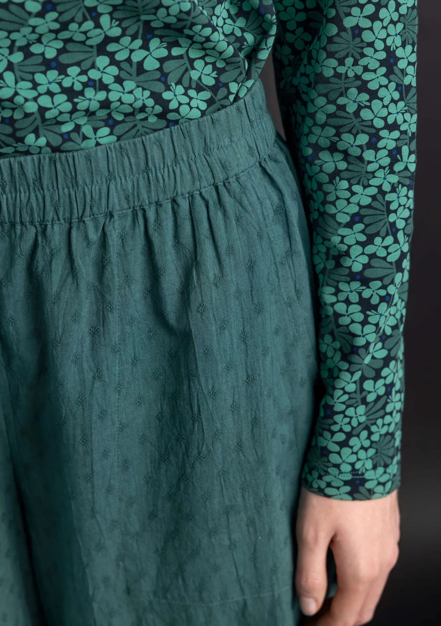 Gudrun Sjödén Hosen>Hose aus Bio-Baumwolldobby Opalgrün