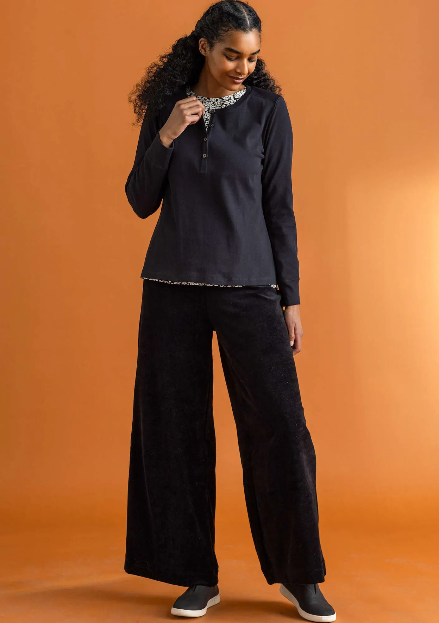 Gudrun Sjödén Pullover & Shirts>Knopfleistenshirt aus Bio-Baumwollripp Schwarz