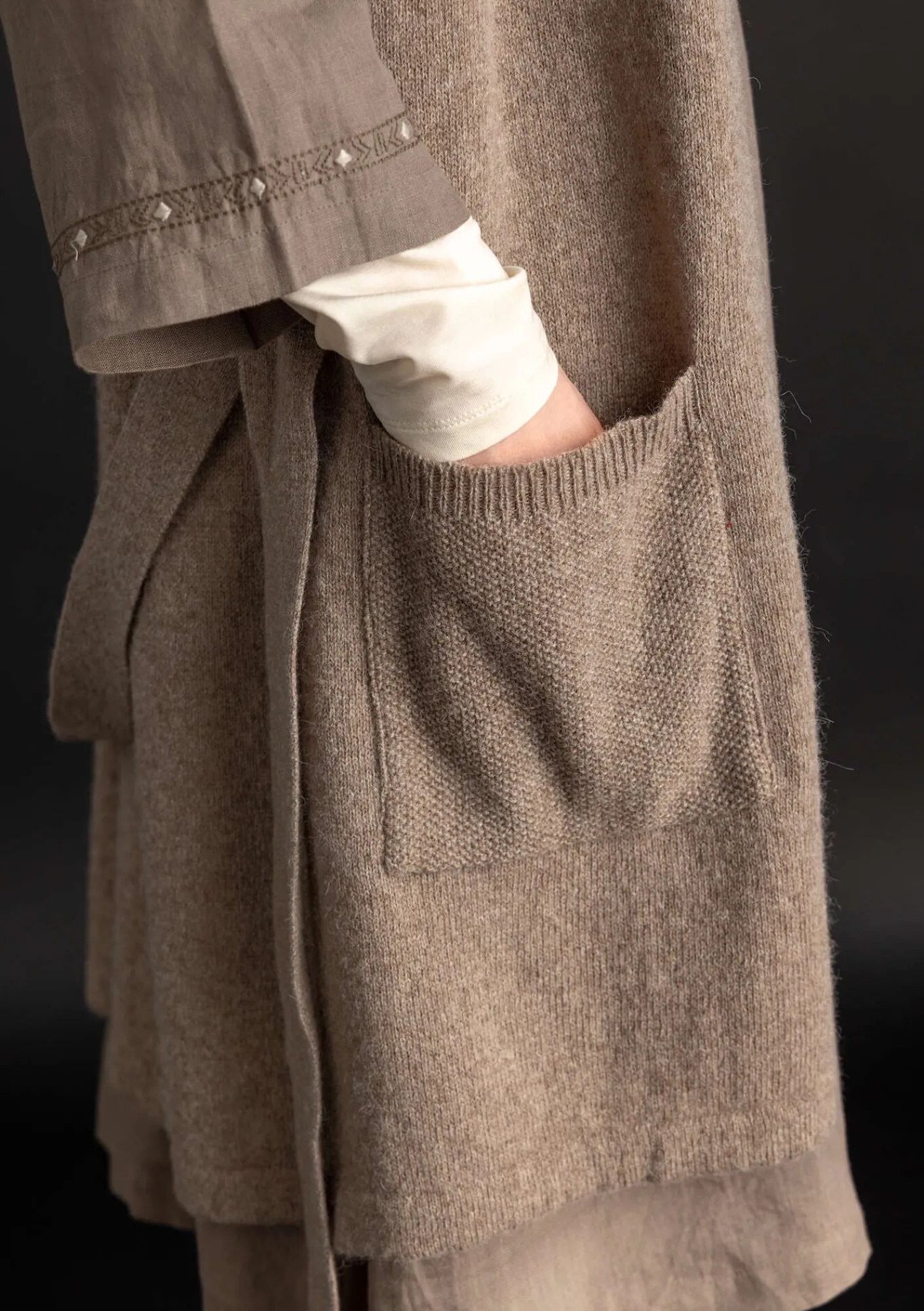Gudrun Sjödén Strickjacken>Langstrickjacke aus Alpakagemisch Dunkelnatur-melange