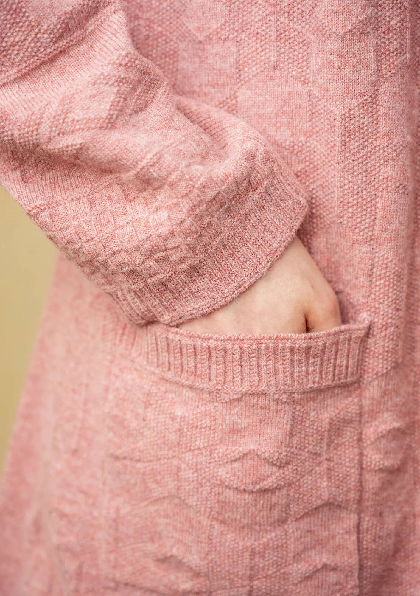Gudrun Sjödén Strickjacken>Langstrickjacke „Capella“ aus Lammwolle Aschrosa-melange