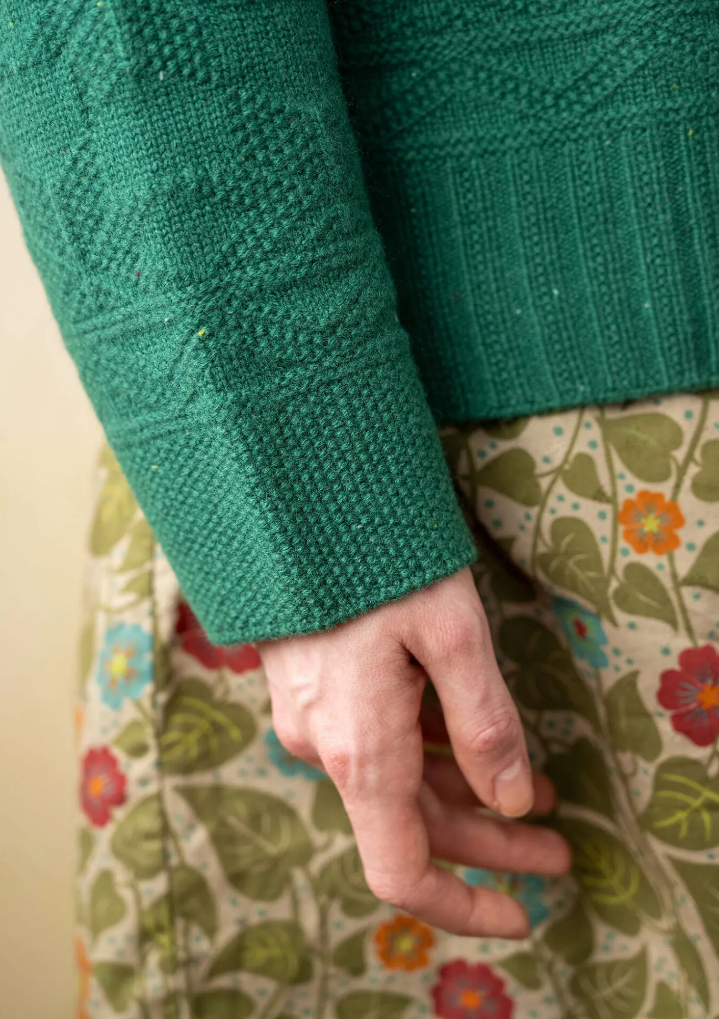 Gudrun Sjödén Pullover & Shirts>Pullover „Vega“ aus Lammwolle Hellflaschengrün-genoppt