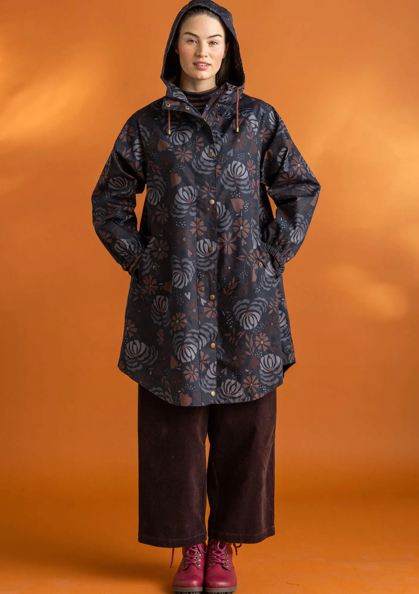 Gudrun Sjödén Jacken & Mäntel>Regenjacke „Hedda“ aus Bio-Baumwollgewebe Schwarz-gemustert