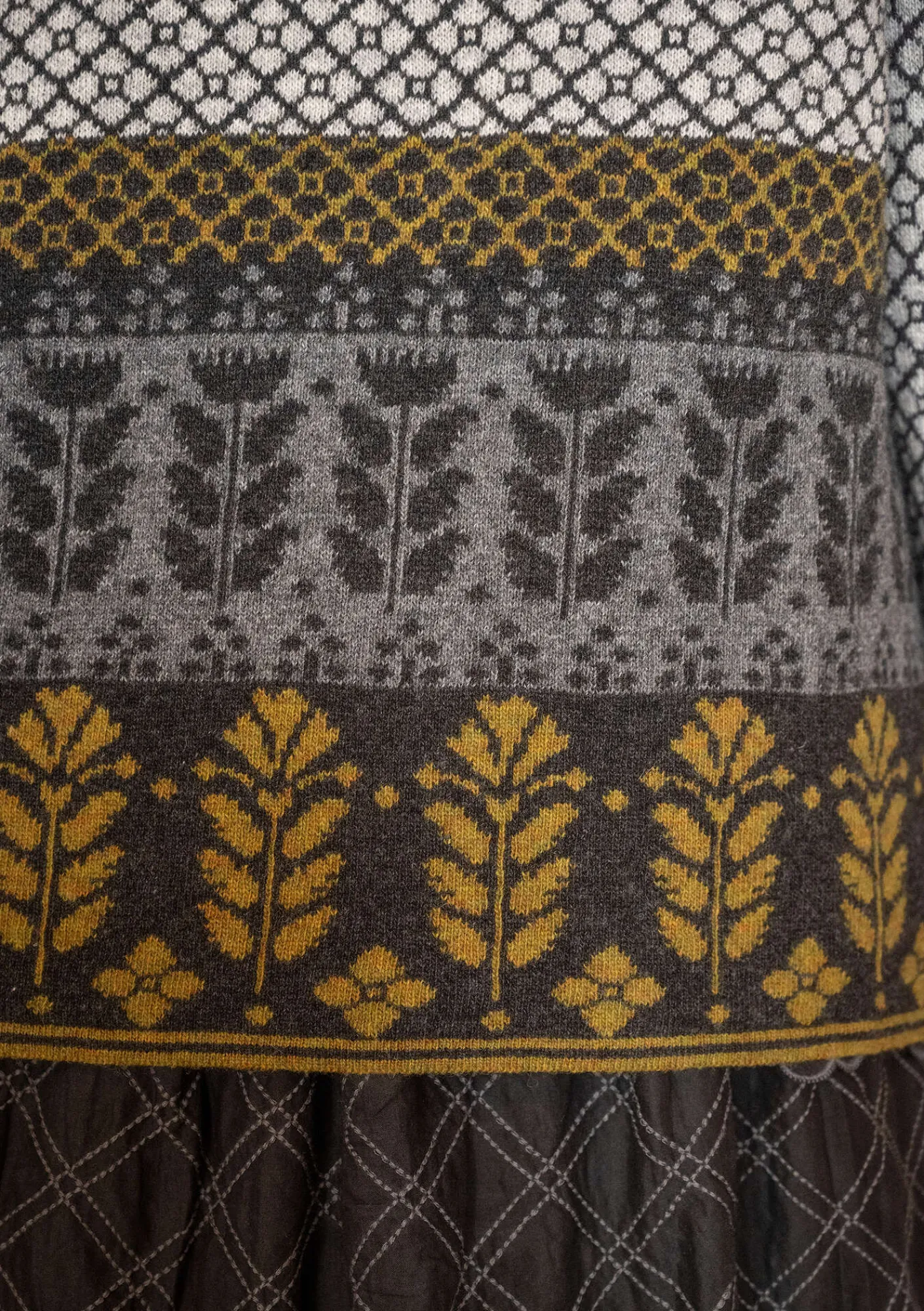 Gudrun Sjödén Strickjacken>Strickjacke „Edda“ aus Recycling-Wollgemisch Dunkelaschgrau-melange