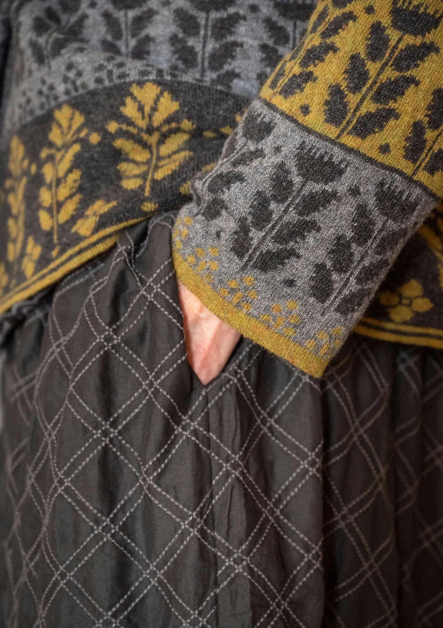 Gudrun Sjödén Strickjacken>Strickjacke „Edda“ aus Recycling-Wollgemisch Dunkelaschgrau-melange