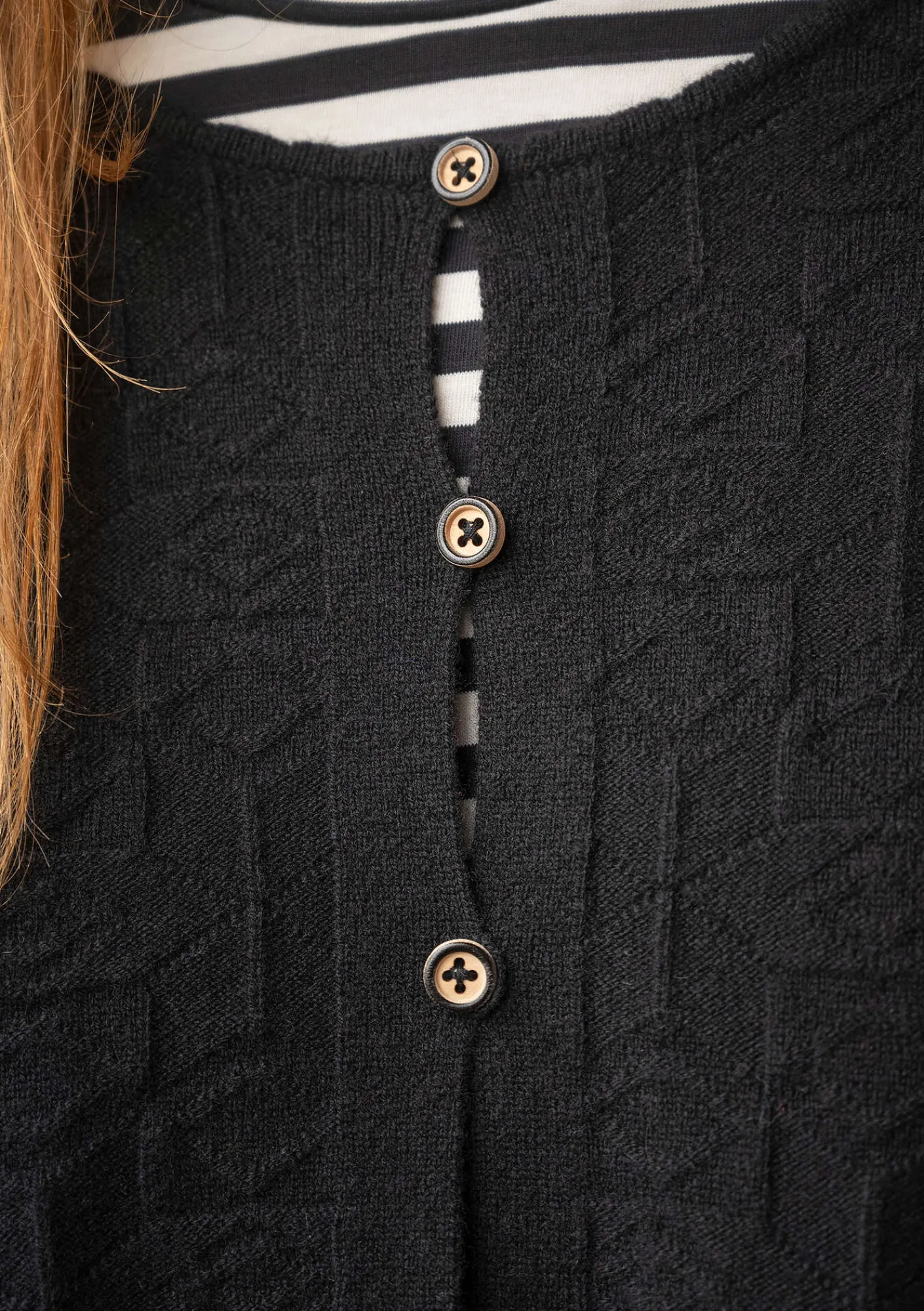 Gudrun Sjödén Strickjacken>Strickjacke „Nova“ aus Lammwolle Schwarz