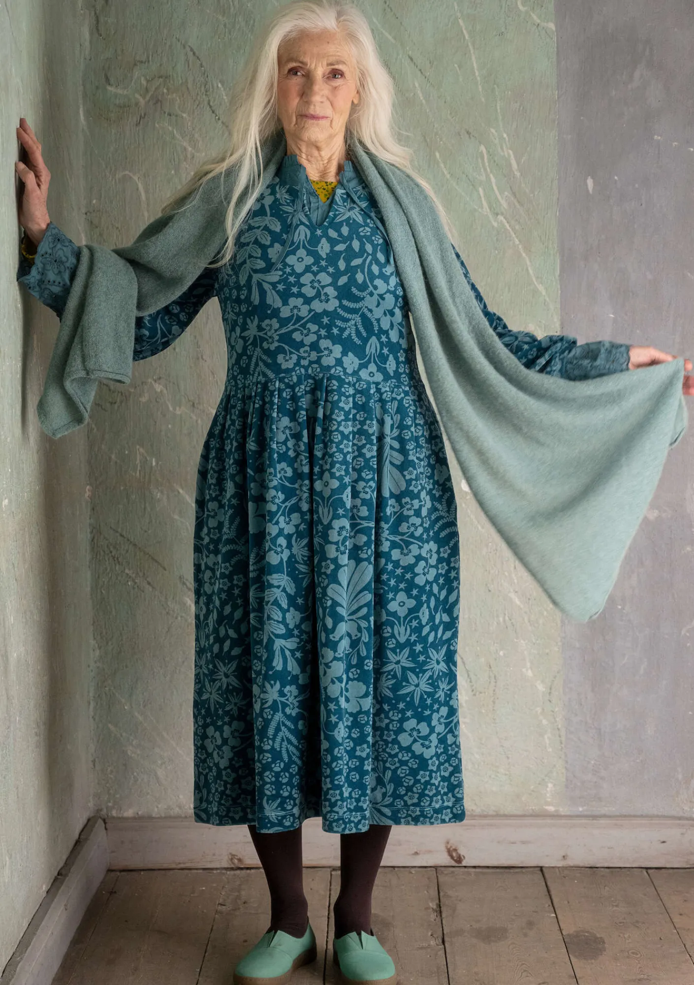 Gudrun Sjödén Kleider>Velourskleid „Katla“ aus Bio-Baumwolle/Recycling-Polyester Veronagrün